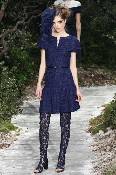 Look 19